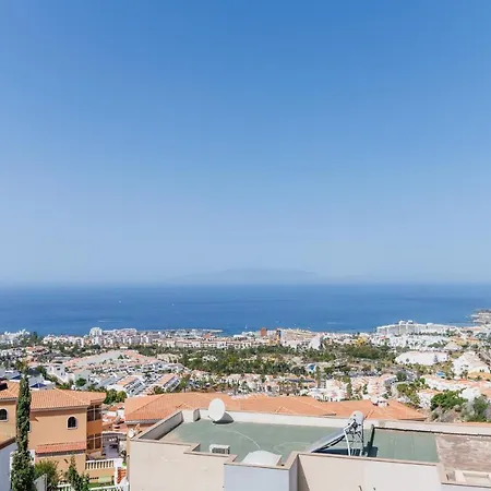 Sunset White - Ocean View, Jakuzzi, Heated Pool, Air-conditioning, Grill * Playa de las Americas (Tenerife)